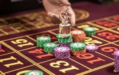 CryptoWins خوش آمدید بونس +600% پیشکش موبائل ایپ کے پروموشن سیکشن میں دکھائی دیتی ہے۔